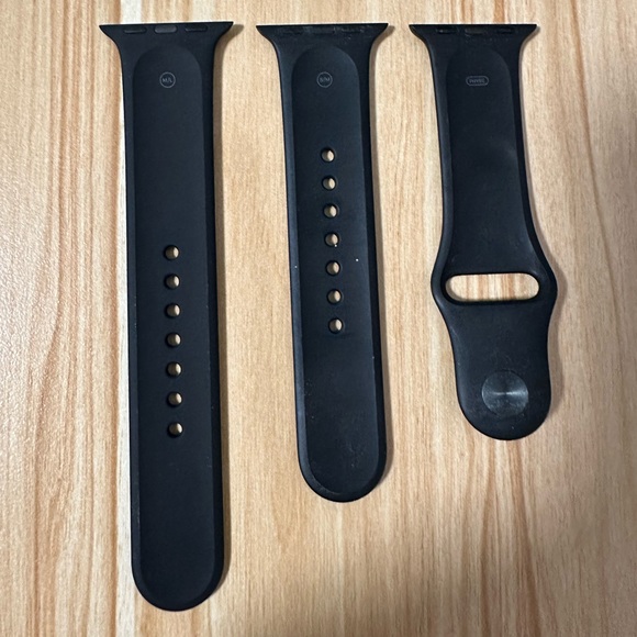 Apple Watch Series 3 + Bands + Charger - Picture 6 of 12